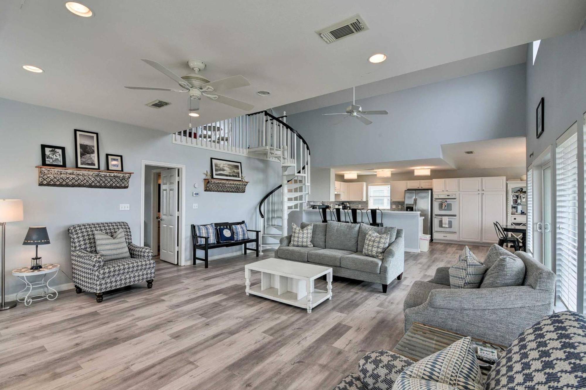 Oceanfront Galveston Home - Walk To Beach! Kültér fotó