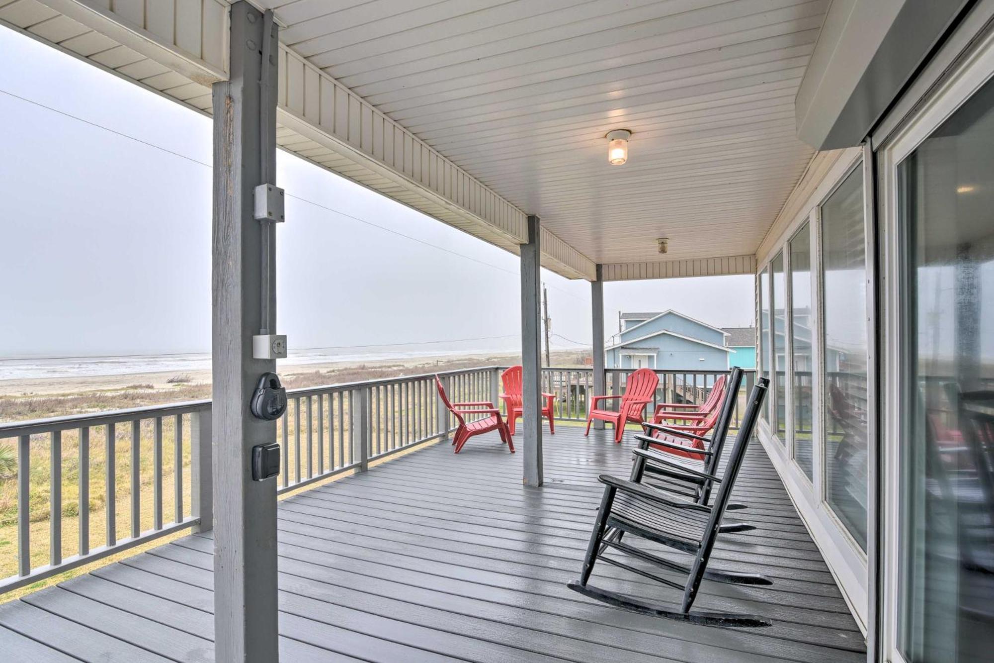 Oceanfront Galveston Home - Walk To Beach! Kültér fotó