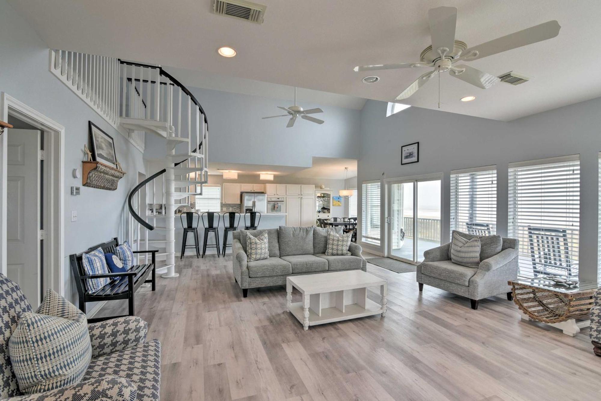 Oceanfront Galveston Home - Walk To Beach! Kültér fotó